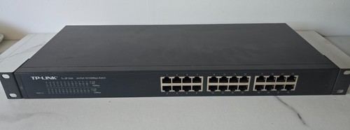 Port fast ethernet switch - 24-port,